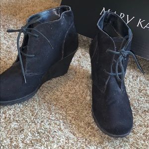 Black wedged booties